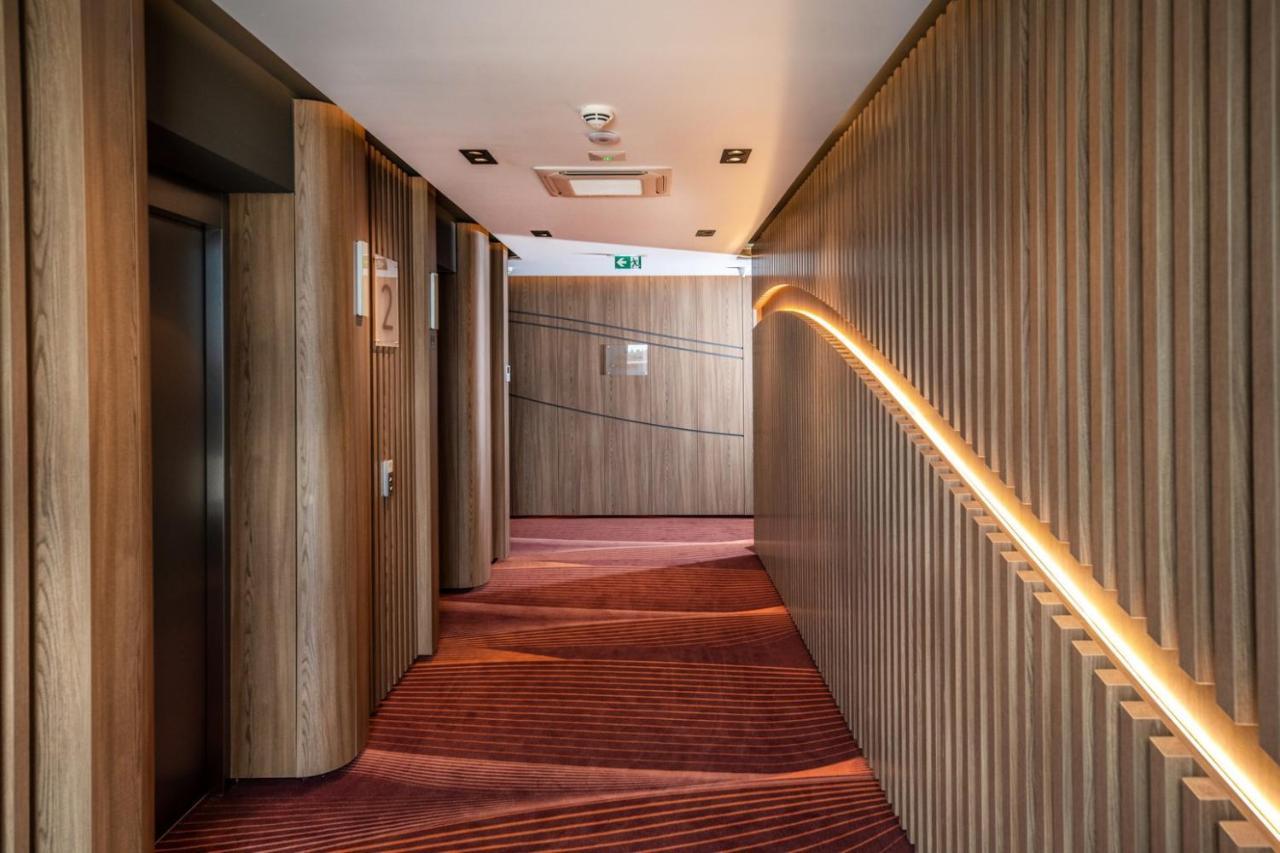 Flow Hotel & Conference Inárcs 外观 照片